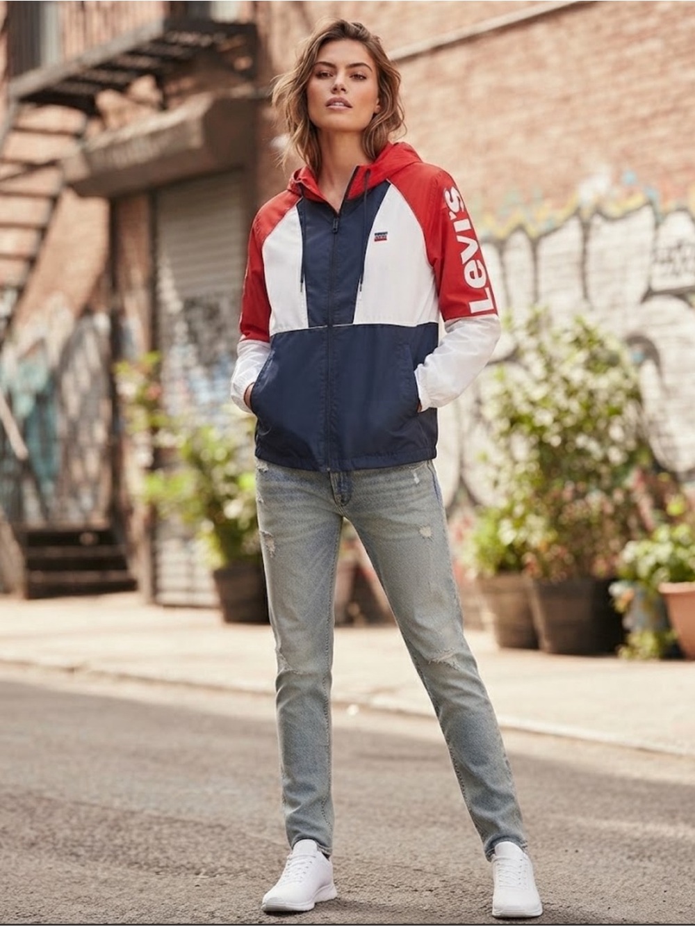NWT Levi's Water-Repellent Hooded Windbreaker Jacket - Size Large